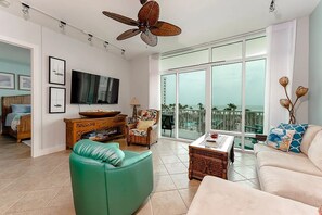 Smart TV, monitor de computadora y impresora 