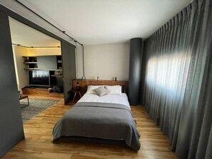 2 slaapkamers, een bureau, wifi, beddengoed