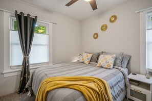 3 chambres, bureau, fer et planche à repasser, Wi-Fi gratuit