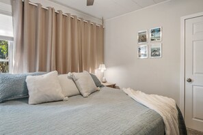 3 bedrooms, desk, iron/ironing board, free WiFi