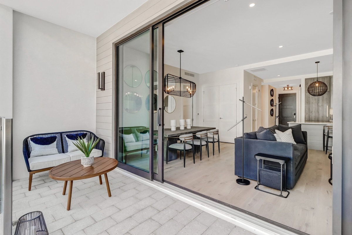 Photo 15 of Welcome to the Epitome of Modern Chic: Your Olde Naples Getaway!