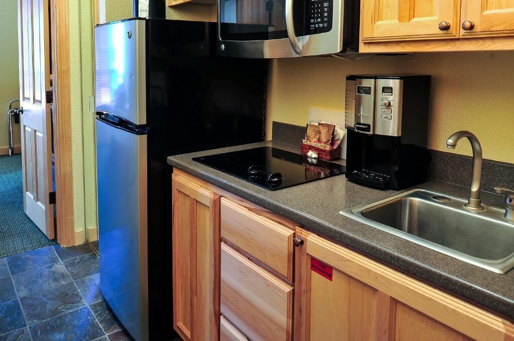 Microwave, coffee/tea maker