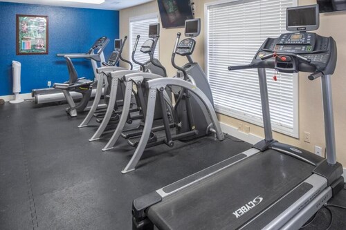 Branson | Family Lake Retreat | Pool + Lake | 2BR