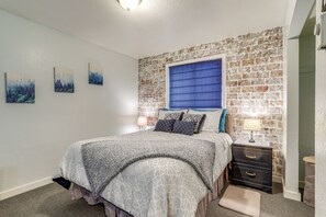 3 bedrooms, internet, bed sheets