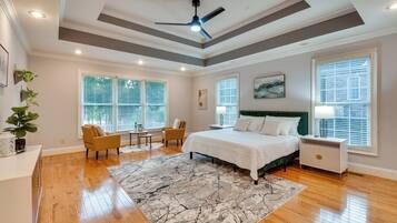 8 Schlafzimmer, BĂŒgeleisen/BĂŒgelbrett, Reisekinderbett, WLAN