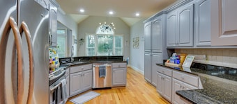 Grand Lakefront Home in Hartwell w/ Game Room!