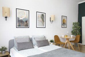 Bügeleisen/Bügelbrett, kostenloses WLAN, Bettwäsche