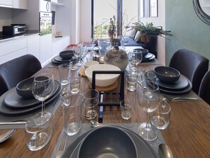Familienapartment | Eigene Küche | Großer Kühlschrank, Mikrowelle, Ofen, Mixer