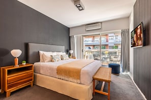 Apartamento familiar | 2 dormitorios, caja fuerte, espacio para trabajar con un portátil