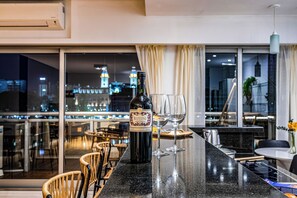 Apartment | In-room dining - 2BR Family Apt Puente de la Mujer View (Buenos Aires)