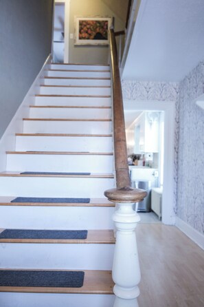 Interior - Perfect Woodstock Getaway! Lovely Riverside Home (Woodstock)