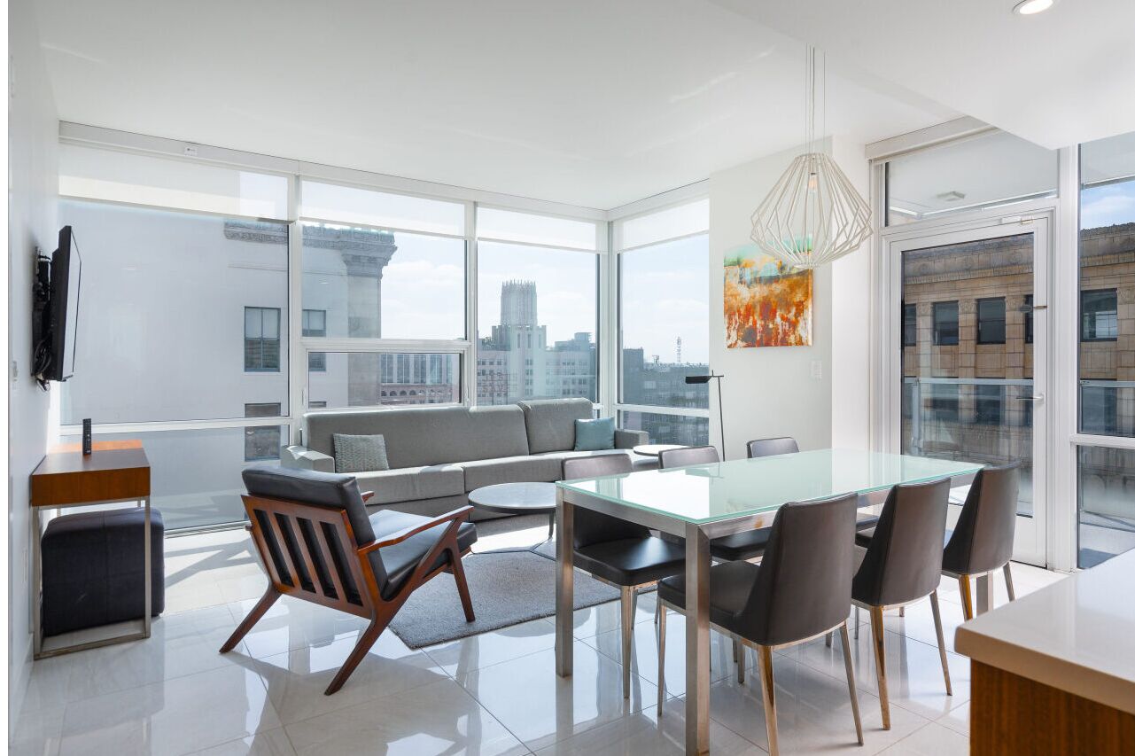 Level South Olive- Sky Suite Three Bedroom 
