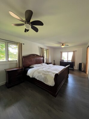 6 bedrooms, WiFi, bed sheets