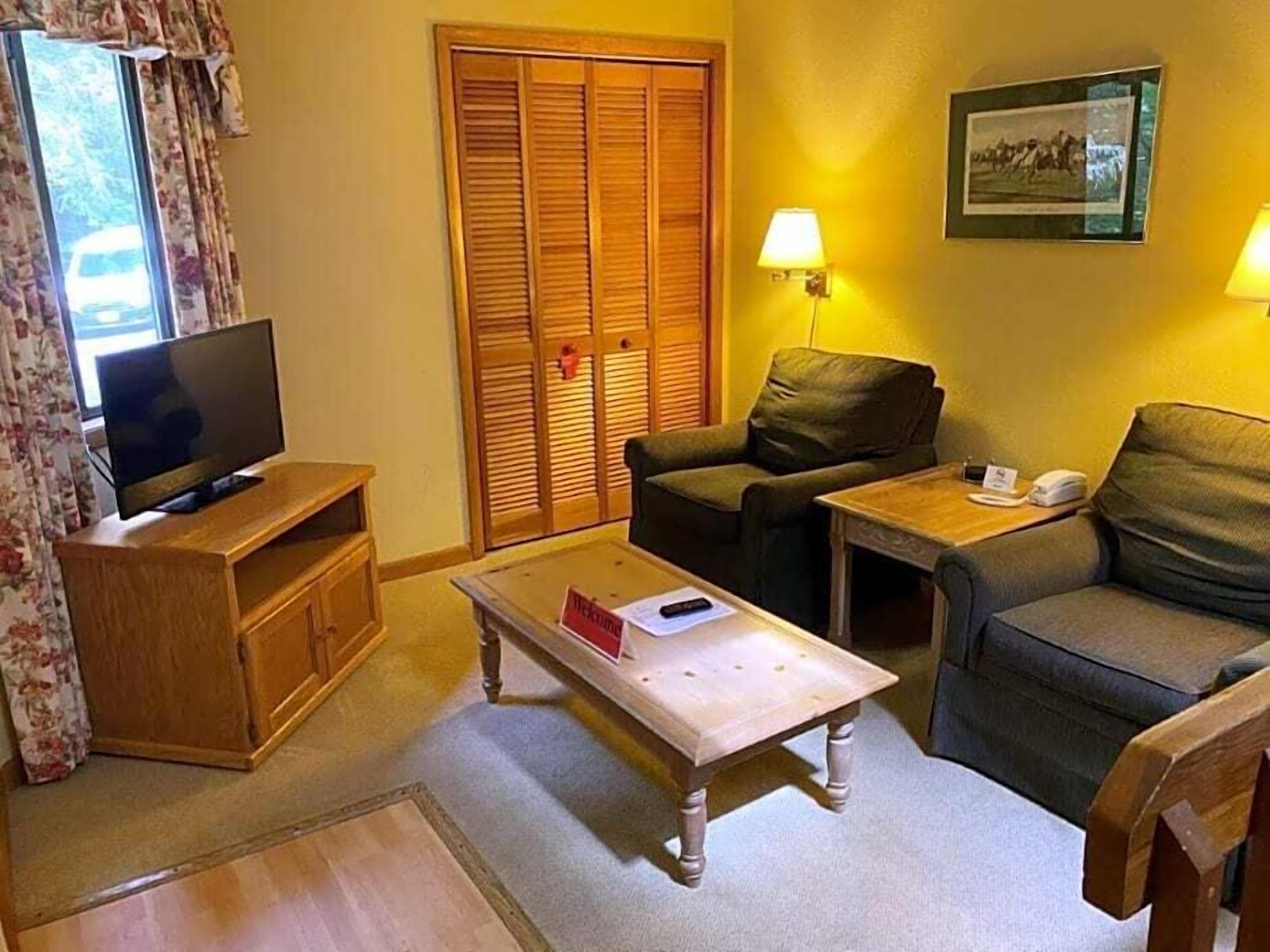 TV, fireplace, DVD player
