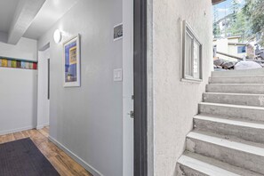 Interior - Cosy Garden Level on Vail Bus RT (Vail)