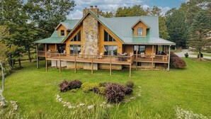 Exterior - Quiet Waters LakeFront Escape (Preston County)