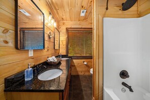 Douche, articles de toilette écologiques, séchoir à cheveux