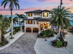 Exterior - A Pirate's Dream Ami-private House-heated Pool-4br-water Views From Every Room (Holmes Beach)