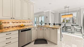 House, Multiple Beds, Pool Access, Pool View | Private kitchen | Fridge, microwave, oven, stovetop