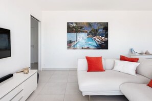 Televisión, videojuegos, estéreo