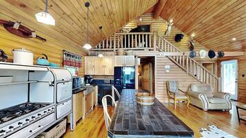 House (3 Bedrooms) | Property amenity