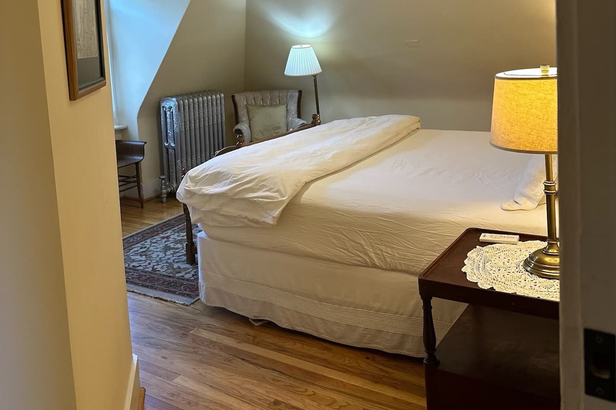 1 bedroom, premium bedding, down duvets, individually decorated