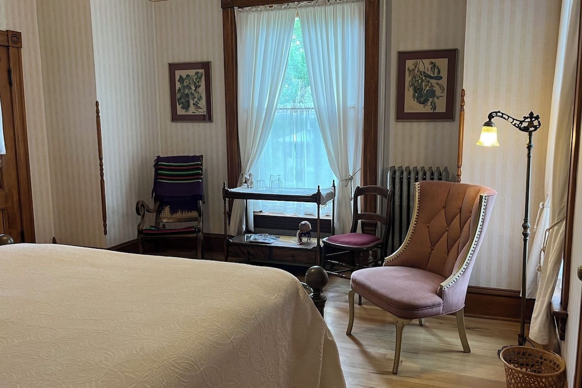 1 bedroom, premium bedding, down duvets, individually decorated