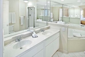 Hårtørrer, håndklæder, Toiletpapir