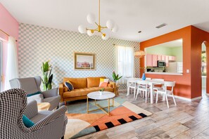 Smart TV - Disney World Cinderella Castle w/Lazy River, Arcade Games + Family Friendly  (Davenport)