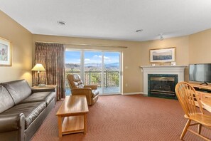 TV - Diamond Resorts Sunrise Ridge Resort - 1 Bedroom Deluxe - Mountain View (Pigeon Forge)