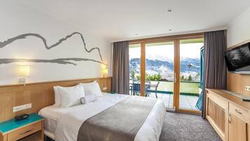In-room safe, iron/ironing board, travel crib, WiFi