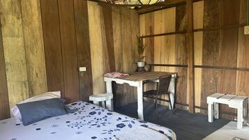 1 habitación, wifi y ropa de cama