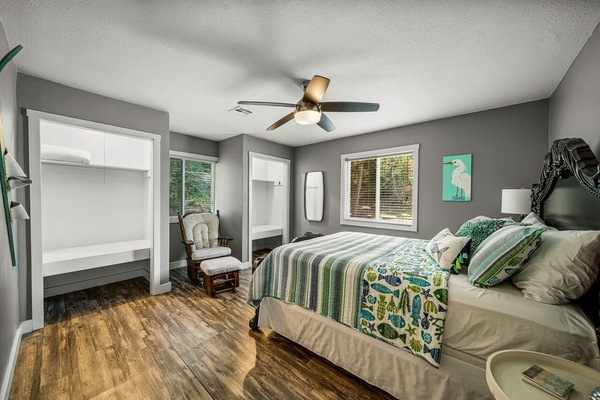 4 bedrooms, iron/ironing board, travel cot, free WiFi