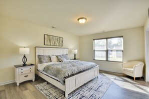 4 bedrooms, iron/ironing board, internet, bed sheets - Spacious Gastonia Home w/ Pool Access! (Gastonia)
