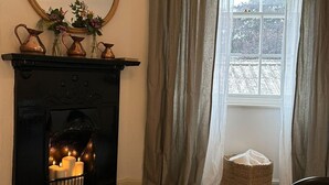 Deluxe Double Room | Egyptian cotton sheets, premium bedding, blackout drapes - The Victoria Hotel (Berwick-upon-Tweed)