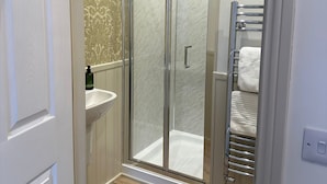 Comfort Double Room | Bathroom | Shower, hair dryer, towels, soap - The Victoria Hotel (Berwick-upon-Tweed)