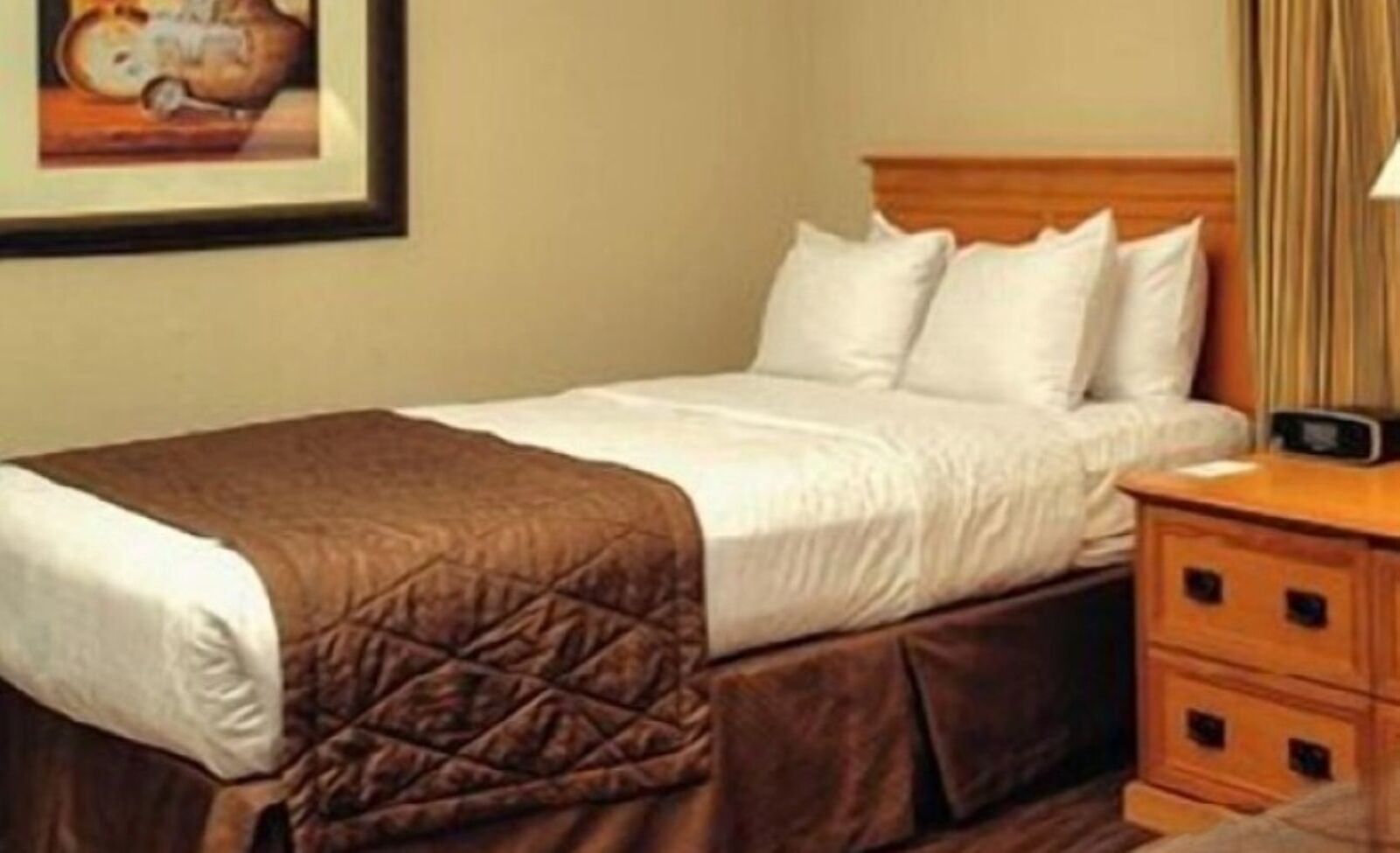 2 bedrooms, in-room safe, iron/ironing board, WiFi