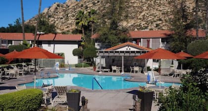 Ramona | Couples Country Retreat | Pool + Tennis