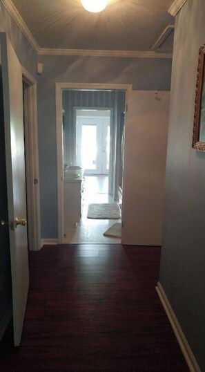 Interior - Relaxing 3bdm/2 bth. Summer Private outside pool (Burlington)