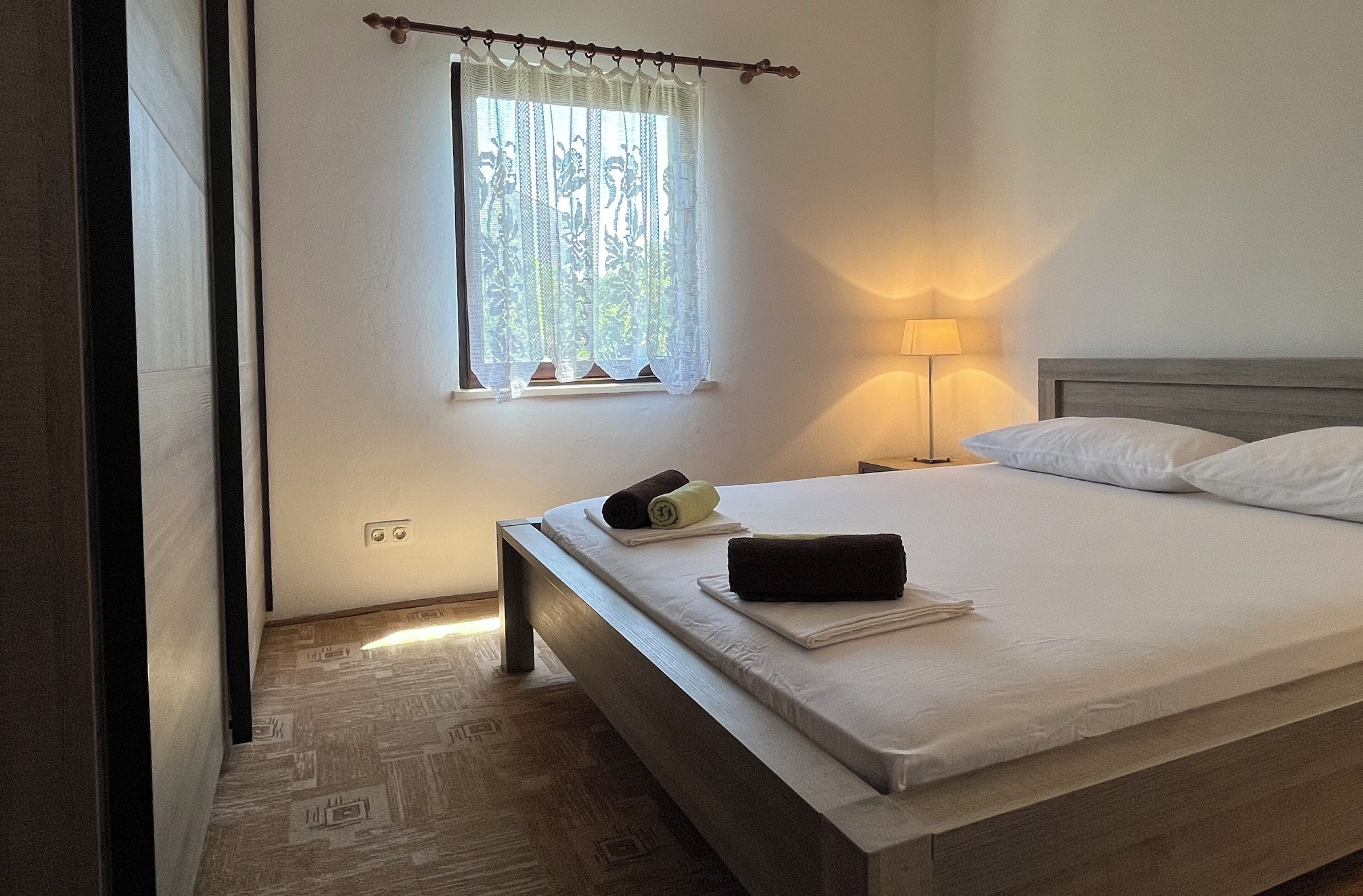 2 bedrooms, WiFi, bed sheets