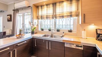 Fridge, microwave, oven, dishwasher