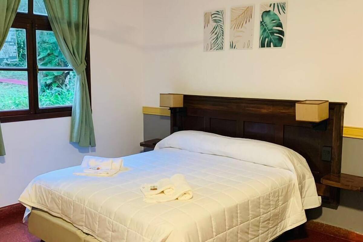 Comfort Double Room | WiFi (free), bed sheets