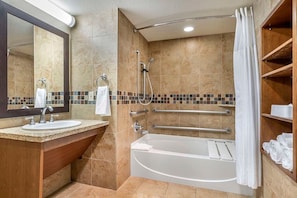 Hair dryer, bidet, towels, soap - South Lake Tahoe | Pool & Ski Access | Tahoe Adventure Stay (South Lake Tahoe)