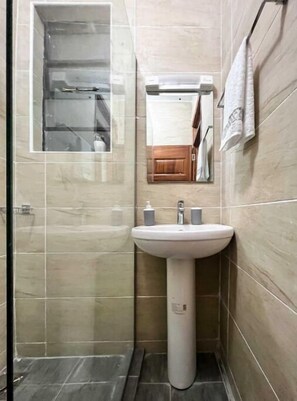 Shower, towels