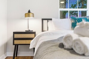 2 室のベッドルーム、アイロン / アイロン台、WiFi、ベッドシーツ