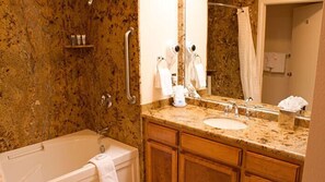 Hair dryer, towels, toilet paper - Avila Beach | Coastal Family Getaway | Pool & Coast | 2BR (Avila Beach)