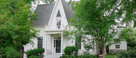 المنشأة من الخارج