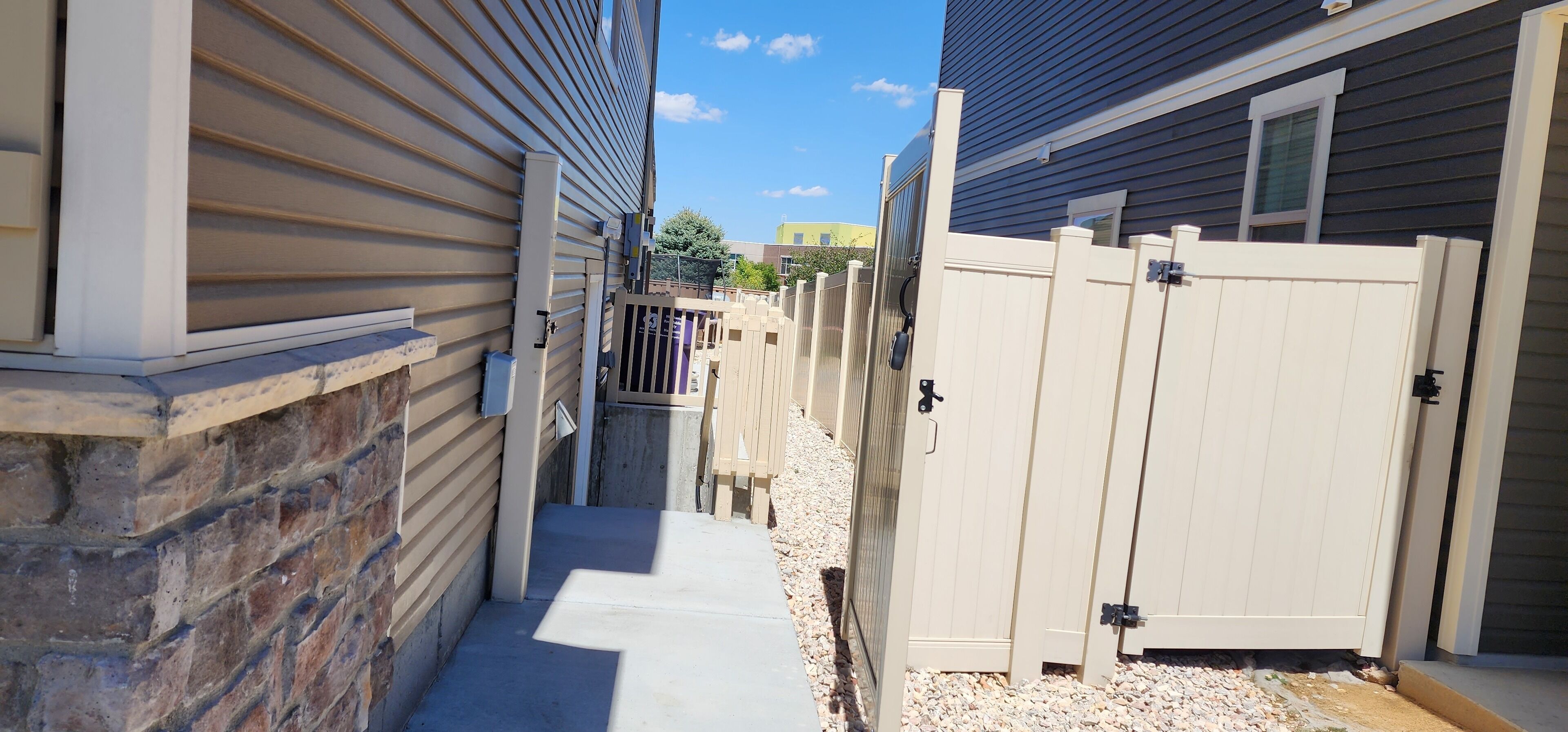 المنطقة المحيطة بالمنشأة