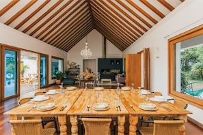 Dining - Luxury, Near Airport, 4 Bd, Fast Internet, Events
 (Rionegro)