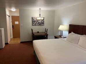 In-room safe, iron/ironing board, travel cot, WiFi - Payson | Peaceful Cabin Stay | Pool + Hot Tub (Payson)